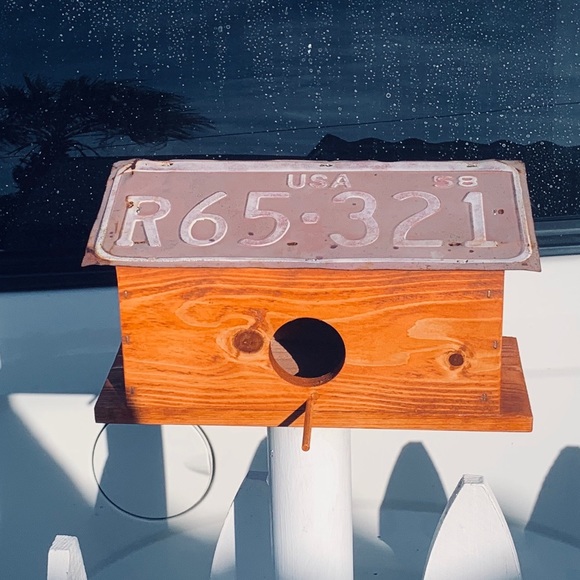 Hand made bird house. - Picture 4 of 4